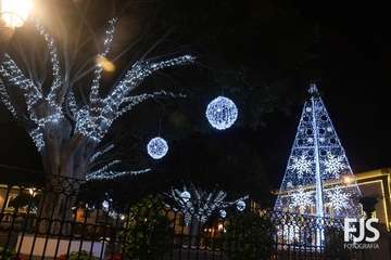 La Navidad ya ilumina Telde/Francisco Javier Santana y Antonio Alí.